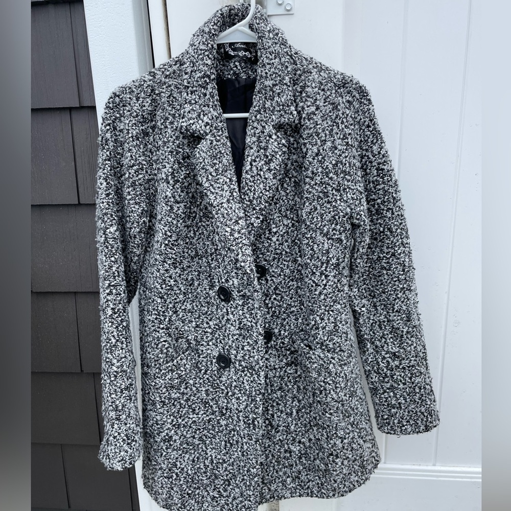 Pea cost black and white